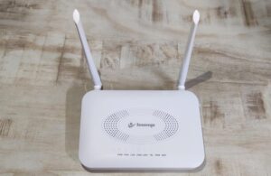 SECUREYE S-XPON-1110-WDONT 300 Mbps Wireless Router (White, Single Band)